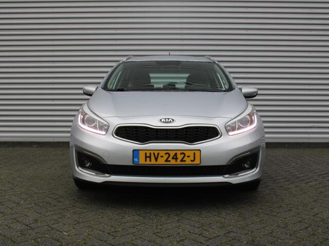 KIA CEE D cee'd Sportswagon 1.6 GDI First Edition | Trekhaak | Camera | Cruise | Navi | Airco | 16' LM | All season banden |