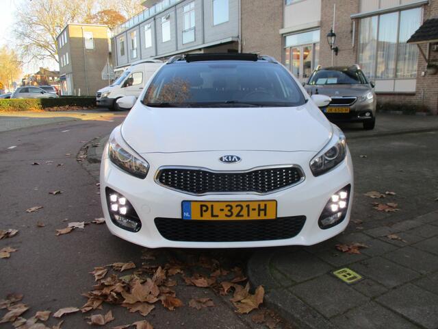 KIA CEE D cee'd Sportswagon 1.0 T-GDi GT-Line Summer Edition / AIRCO / NAVI / GLAZEN-DAK / NW-STAAT / 200dkm