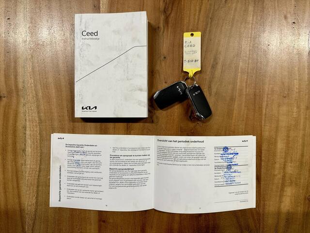 KIA CEE D Ceed Sportswagon 1.5 T-GDi MHEV DynamicPlusLine *Org.NL!* Stoel/Stuurverwarming / Apple Carplay / Camera / Keyless / Adapt. Cruise