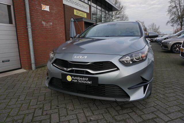 KIA CEE D Ceed Sportswagon 1.5 T-GDi DynamicLine 160PK CAMERA - STOELVERWARMING - STUURVERWARMING - APPLE CARPLAY - ANDROID - PRIVACYGLAS - CRUISE - CLIMA - RIJSTROOKSENSOR