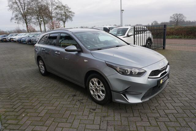KIA CEE D Ceed Sportswagon 1.5 T-GDi DynamicLine 160PK CAMERA - STOELVERWARMING - STUURVERWARMING - APPLE CARPLAY - ANDROID - PRIVACYGLAS - CRUISE - CLIMA - RIJSTROOKSENSOR