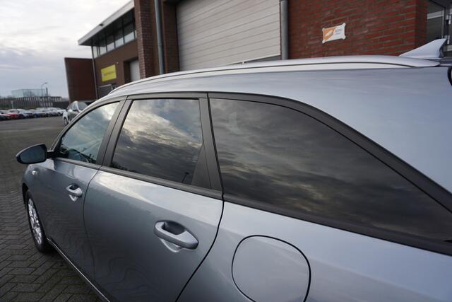 KIA CEE D Ceed Sportswagon 1.5 T-GDi DynamicLine 160PK CAMERA - STOELVERWARMING - STUURVERWARMING - APPLE CARPLAY - ANDROID - PRIVACYGLAS - CRUISE - CLIMA - RIJSTROOKSENSOR