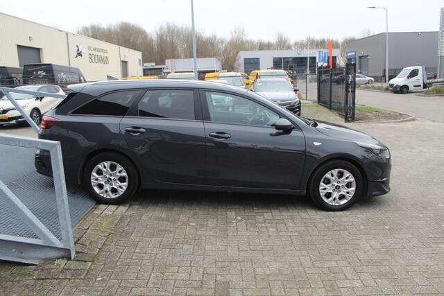 KIA CEE D Ceed Sportswagon 1.0 T-GDi DynamicPlusLine Stoelverwarming/Stuurverwarming/Achteruitrijcamera/Apple carplay/Licht metalen velgen/Cruise control/Lane assist