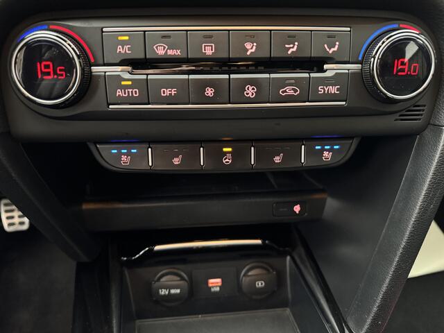 KIA CEE D Ceed Sportswagon 1.0 T-GDi 120pk GT-Line Navi Leder Carplay Camera Keyless Stuur en StoelVerwaming+Koeling DAB Clima 17" Pdc