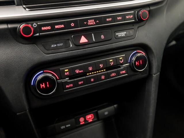 KIA CEE D Ceed Sportswagon 1.4 T-GDi DynamicLine 141Pk Automaat (APPLE CARPLAY, GROOT NAVI, CAMERA, TREKHAAK, SPORTSTOELEN, CLIMATE, LANE ASSIST, NIEUWE APK, NIEUWSTAAT)