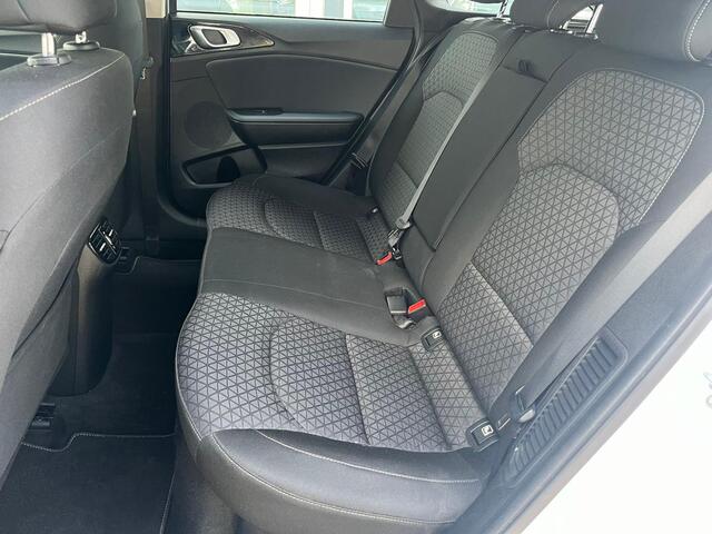 KIA CEE D Ceed Sportswagon 1.6 GDI PHEV Plug-in-Hybrid DynamicLine | Navigatie | Camera | Climate Control | tot 10 jaar Kia-Garantie