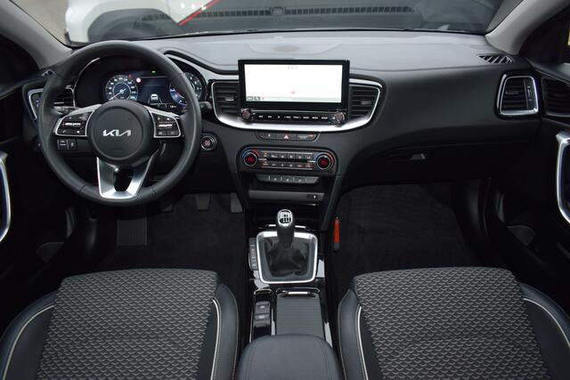 KIA CEE D Ceed 1.5 T-GDi DynamicPlusLine | Stuur + Stoelverwarming | Adaptieve Cruise Control | Navigatie | Tot 10 jaar Kia Garantie