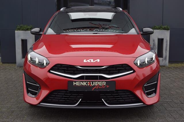 KIA CEE D Sportwagon 1.5 T-GDi GT-Line / Panodak / Navi / Camera/ Trekhaak afnb.