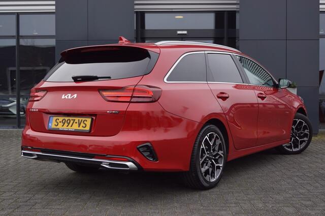 KIA CEE D Sportwagon 1.5 T-GDi GT-Line / Panodak / Navi / Camera/ Trekhaak afnb.