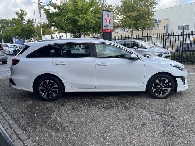 KIA CEE D Ceed Sportswagon 1.6 GDI PHEV DynamicLine // FULL LED // KEYLESS // CAMERA+SENSOREN // STOEL+STUURVERWARMING // NAVI+CARPLAY //