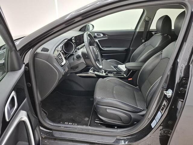 KIA CEE D Ceed Sportswagon 1.5 T-GDi DynamicPlusLine Automaat | Trekhaak | Keyless | Stoel + Stuurverwarming