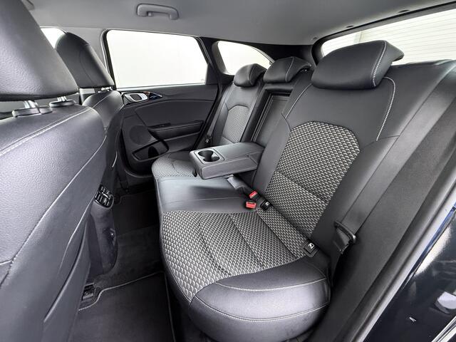 KIA CEE D Ceed Sportswagon 1.0T-GDi MHEV Automaat Facelift Navi Ecc Camera Apple Carplay Android Auto Pdc Stoel+Stuurverwarming DynamicPlusLine Elek.Achterklep Lane Assist Dodehoek Assist Regen-Lichtsensor Privacy Glas Isofix 1e Eigenaar Origineel Nederlandse Auto