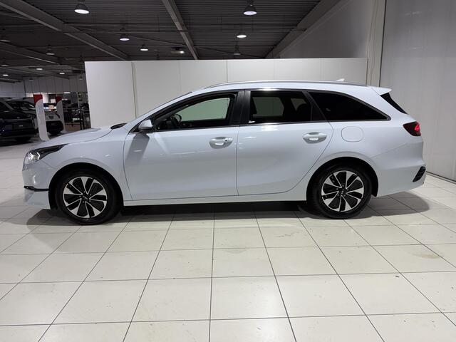 KIA CEE D Ceed Sportswagon 1.0 T-GDi MHEV DynamicPlusLine AUTOMAAT, Trekhaak, Stoel en Stuur verwarming, Navigatie, Camera.
