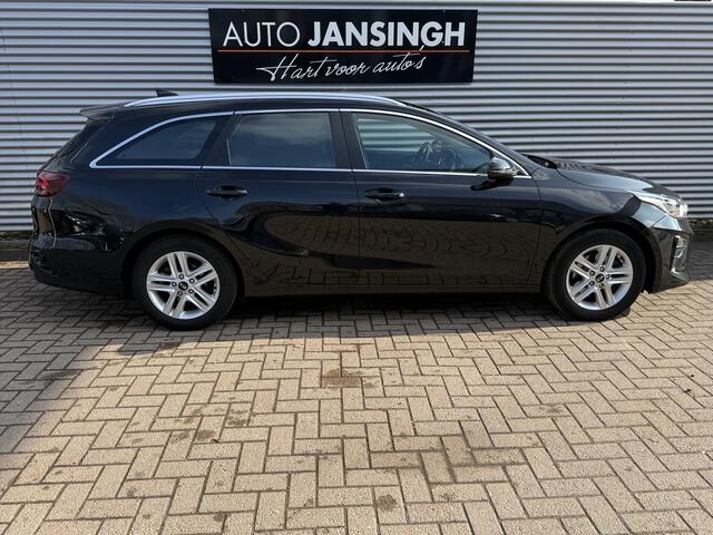 KIA CEE D Ceed Sportswagon 1.5!! T-GDi DynamicLine met 1400 kg trekgewicht! | Camera | Trekhaak | Navi | Cruise | Apple Carplay/Android Auto | Rijstrooksensor | RIJKLAARPRIJS INCL 12 MAANDEN GARANTIE EN BEURT