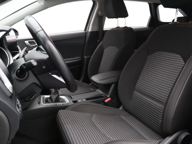 KIA CEE D Ceed Sportswagon 1.5 T-GDi DynamicLine Camera | Cruise | Navi | Parkeersens. achter
