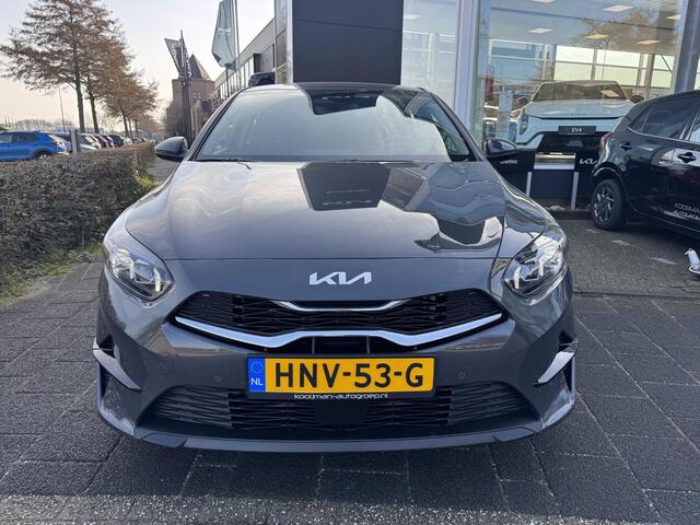 KIA CEE D Ceed 1.5 T-GDi DynamicLine Eerste Eigenaar, Apple Carplay/Android Auto, Navigatie, Cruise Control, Elektrische Spiegels, Enz...