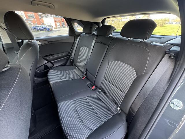 KIA CEE D Ceed 1.5 T-GDi DynamicLine Eerste Eigenaar, Apple Carplay/Android Auto, Navigatie, Cruise Control, Elektrische Spiegels, Enz...