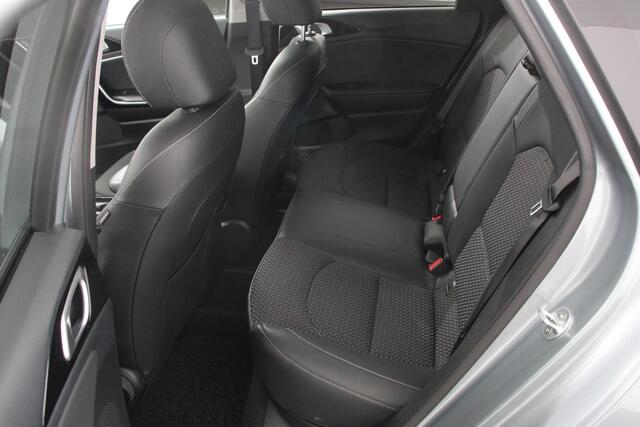 KIA CEE D Ceed Sportswagon 1.4 T-GDi Automaat DynamicLine | Panoramadak | Adaptive Cruise Control | Lane Assist | Camera | Stoel/Stuurverwarming | Apple Carplay/Android Auto | JBL Soundsystem | Navigatie |