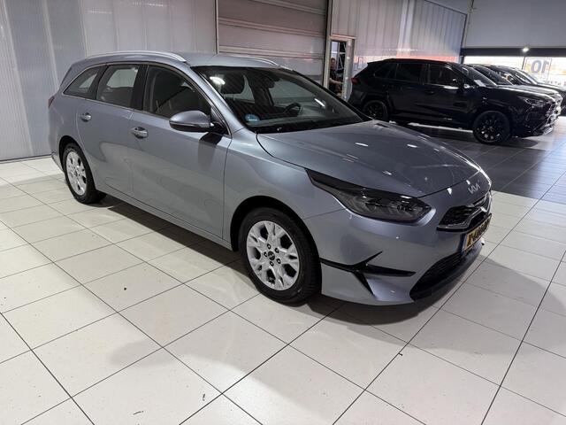 KIA CEE D Ceed Sportswagon 1.0 T-GDi DynamicLine Apple Carplay/Android Auto, Navigatie, Camera.