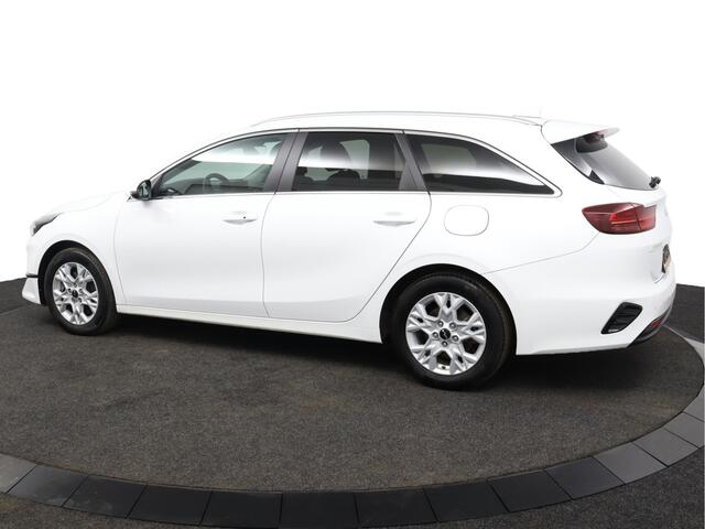 KIA CEE D Ceed Sportswagon 1.5 T-GDi DynamicPlusLine - Lichtmetalen Velgen - LED - Cruise Control - Stoel/Stuurverwarming - Dodehoek Detectie - Fabrieksgarantie Tot 2031