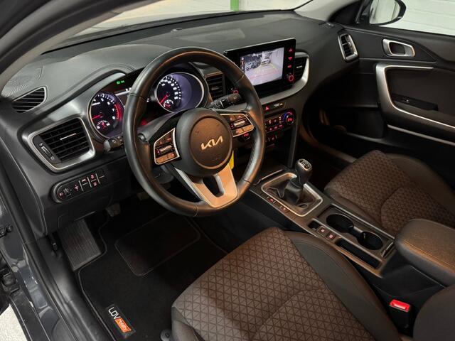 KIA CEE D 1.5 T-GDI Vision Sportswagon / 26429 km / Apple carplay / Stuurverwarming / Boekjes ingevuld aanwezig.