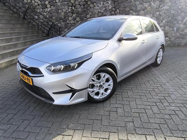 KIA CEE D Ceed 1.0 T-GDi DynamicLine Carplay,Grote Navi, Camera, All season banden, climate en adative cruise control, garantie tot 2030