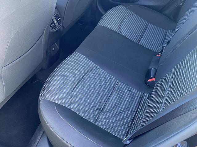 KIA CEE D Ceed Sportswagon 1.5 T-GDi DynamicLine | Demo | Apple Carplay/Android Auto | Camera | Adaptieve cruise control | LED | DAB |