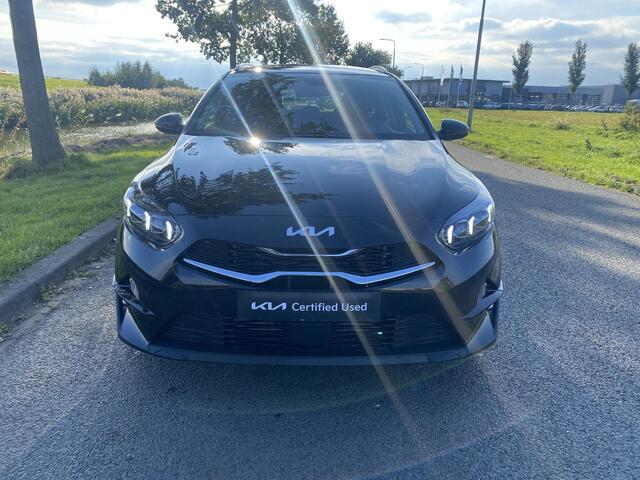 KIA CEE D Ceed Sportswagon 1.5 T-GDi DynamicLine | Demo | Apple Carplay/Android Auto | Camera | Adaptieve cruise control | LED | DAB |
