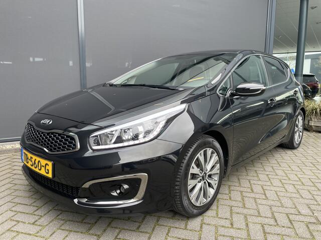 KIA CEE D cee'd 1.6 GDI DynamicLine Achteruitrijcamera - Apple carplay - Trekhaak afneembaar - Parkeersensor achter - Cruise control - Bluetooth - Elektrische ramen - Led verlichting - Radio - Stuur multifunctioneel - Stuur leder - Start/stop systeem - Licht metale
