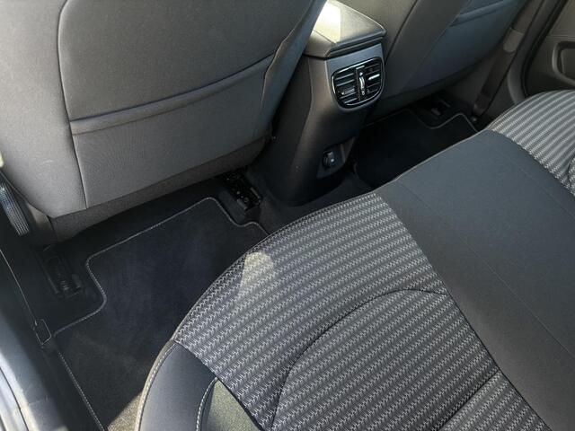 KIA CEE D Ceed Sportswagon 1.6 GDI PHEV DynamicLine / Fabrieksgarantie tot 16-05-2029 / Dealer Onderhouden / Afneembare Trekhaak / Stuur-/Stoelverwarming / Navigatie / Camera / Keyless Entree/Start / Apple Carplay/Android auto / Climate Control /