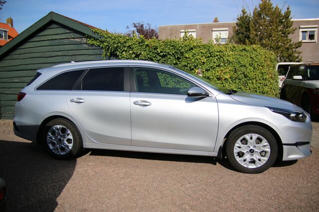 KIA CEE D Ceed Sportswagon 1.5 T-GDi MHEV Dyn+L