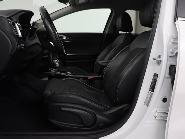 KIA CEE D Ceed 1.6 GDI PHEV DynamicPlusLine | SOH 96% | Stoelverwarming | Adaptive cruise | Camera | Carplay | Stuurverwarming | Navigatie | Full LED | Climate control | Half leder | Plug In