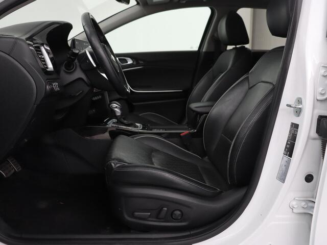 KIA CEE D Ceed 1.6 GDI PHEV ExecutiveLine | SOH 93% | Panoramadak | Stoelventilatie | Leder | Camera | Carplay | Half leder | Stuurverwarming | Full LED | Keyless | Navigatie | Digital Cockpit | Plug In