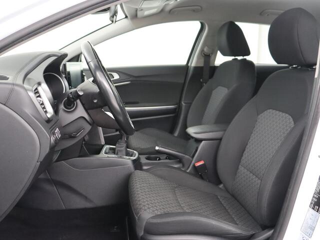 KIA CEE D Ceed 1.0 T-GDi ComfortLine | Trekhaak | Adaptive cruise | Camera | Carplay | Half leder | Climate control | Parkeerhulp | Bluetooth | LED