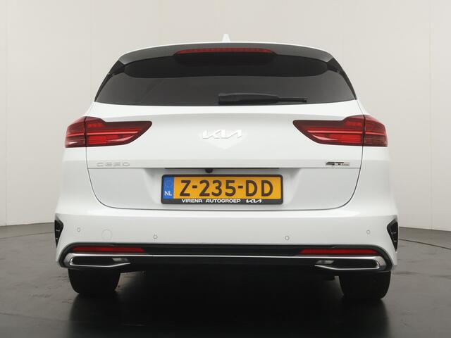 KIA CEE D Ceed Sportswagon 1.5 T-GDi GT-Line - Schuifkantel dak - All-Season banden - Camera - AppleCarplay - Android Auto Fabrieksgarantie tot 03-2032 of 150.000Km