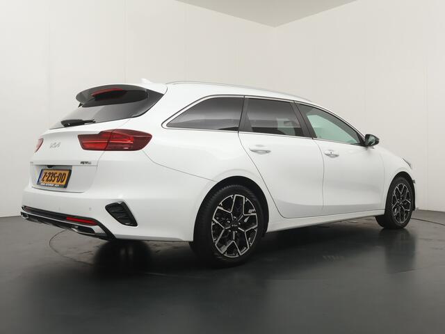 KIA CEE D Ceed Sportswagon 1.5 T-GDi GT-Line - Schuifkantel dak - All-Season banden - Camera - AppleCarplay - Android Auto Fabrieksgarantie tot 03-2032 of 150.000Km