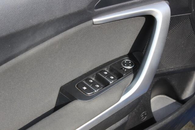 KIA CEE D Ceed Sportswagon 1.4 T-GDi DynamicLine Camera\PDC|Navigatie|All Season|Automaat|LED