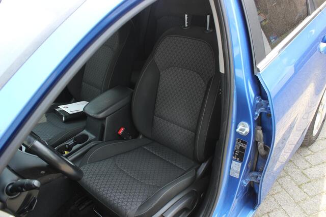 KIA CEE D Ceed Sportswagon 1.4 T-GDi DynamicLine Camera\PDC|Navigatie|All Season|Automaat|LED