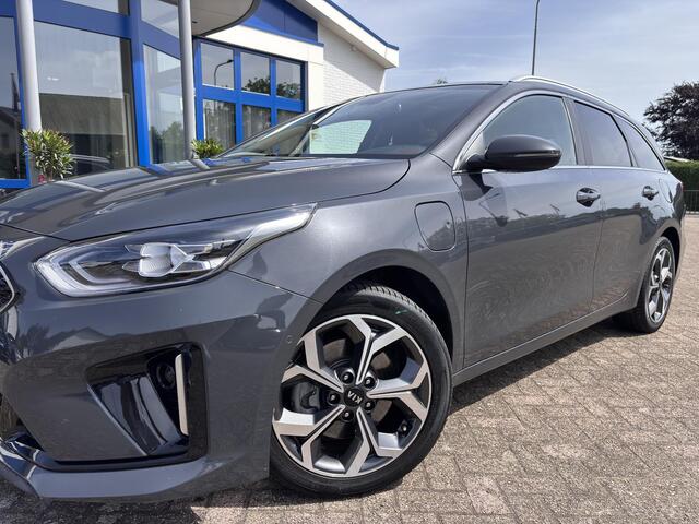KIA CEE D Ceed Sportswagon 1.6 GDI PHEV ExecutiveLine | Trekhaak, 10 jaar garantie, Schuifdak, Stoelventilatie, Digitaal Display, Leer, Elektr. achterklep, Dealer onderhouden, 1300kg trekgewicht!