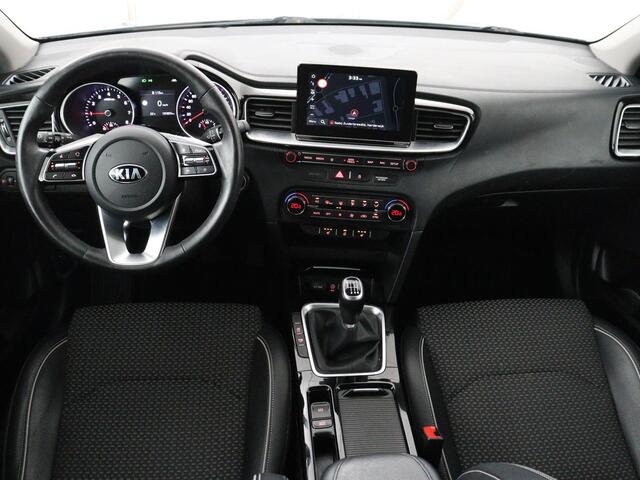 KIA CEE D Ceed 1.0 T-GDi DynamicPlusLine | Stoelverwarming | Carplay | Camera | Navigatie | Stuurverwarming | Half leder | Cruise control | Keyless | DAB | Parkeerhulp | Climate control | Bluetooth