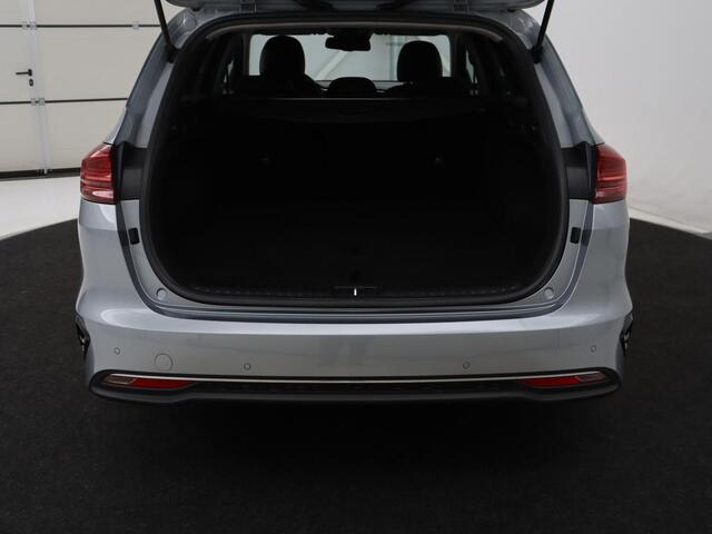 KIA CEE D Ceed 1.0 T-GDi DynamicPlusLine | Stoelverwarming | Carplay | Camera | Navigatie | Stuurverwarming | Half leder | Cruise control | Keyless | DAB | Parkeerhulp | Climate control | Bluetooth