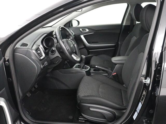 KIA CEE D Ceed 1.0 T-GDi ComfortLine | Adaptive cruise | Carplay | Camera | DAB | Climate control | Bluetooth | 16'' lichtmetalen velgen