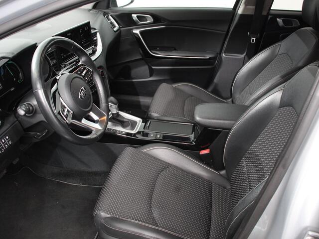 KIA CEE D Ceed Sportswagon 1.6 GDI PHEV DynamicLine Climate control Cruise control Adaptive Electrisch bedienbare achterklep Camera Lichtmetalen velgen Camera Navigatie Apple Carplay/ Android Auto Led