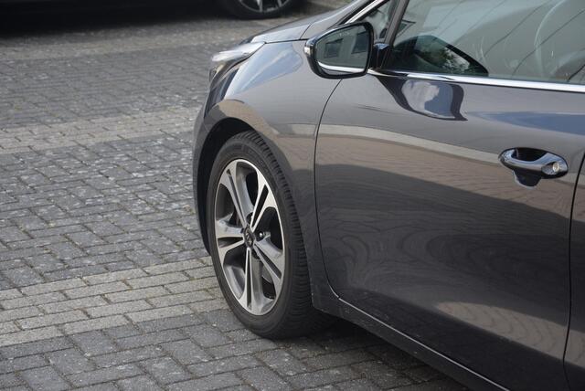 KIA CEE D cee'd Sportswagon 1.0 T-GDi GT-Line Edition | Dealer onderhouden | Schuif-kantel dak | Stuur/-stoelverwarming |