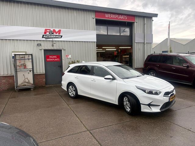 KIA CEE D Ceed Sportswagon 1.0 T-GDi DynamicLine Dealer ondh, Clima, cruise, camera, carplay