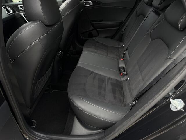 KIA CEE D Ceed Sportswagon 1.5 T-GDi GT-Line / Automaat / Keyless / Carplay / Schuif- Kanteldak / 17'' LM /