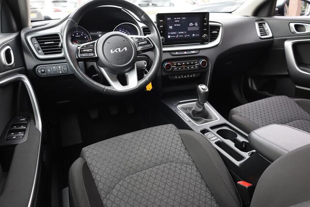 KIA CEE D Ceed Sportswagon 1.5 T-GDi DynamicLine STUUR/STOELVERW. CARPLAY CAMERA LAN-ASSIST ACC DAB HILL-HOLD PDC LMV DEALERONDH.