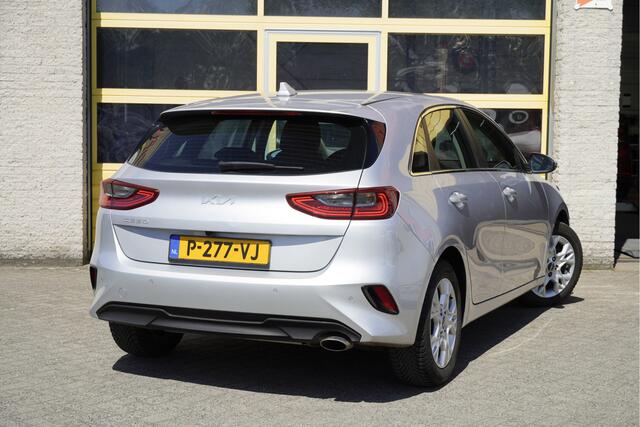 KIA CEE D Ceed 1.0 T-GDi 5drs DynamicLine BJ2022 Lmv 16" | Led V+A | Pdc | Achteruitrijcamera | App-Connect | Navi | Climate control | Cruise control | Getint glas