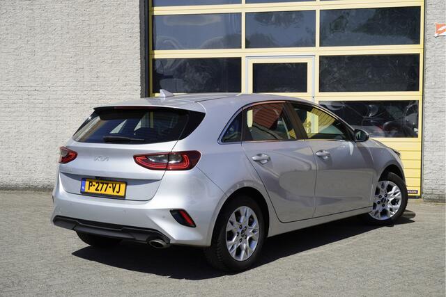 KIA CEE D Ceed 1.0 T-GDi 5drs DynamicLine BJ2022 Lmv 16" | Led V+A | Pdc | Achteruitrijcamera | App-Connect | Navi | Climate control | Cruise control | Getint glas