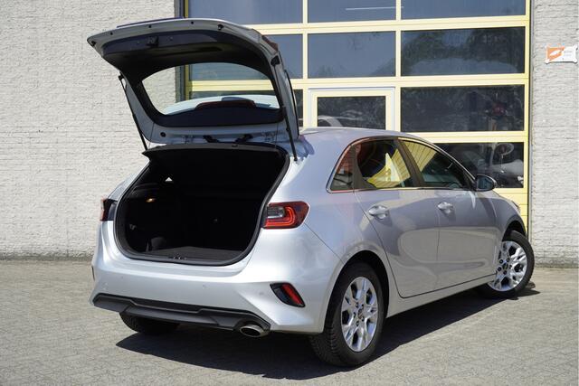 KIA CEE D Ceed 1.0 T-GDi 5drs DynamicLine BJ2022 Lmv 16" | Led V+A | Pdc | Achteruitrijcamera | App-Connect | Navi | Climate control | Cruise control | Getint glas